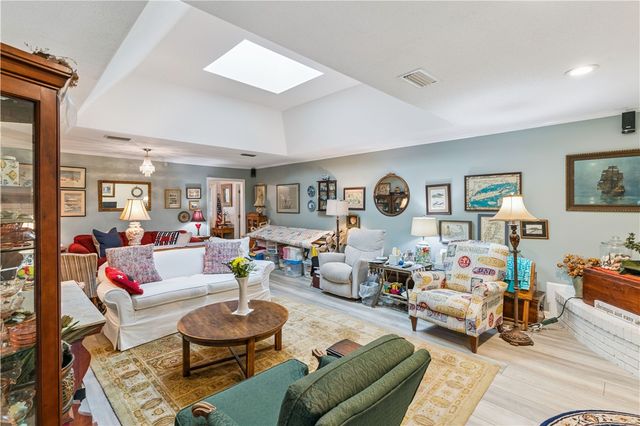 219 Five Pounds Road, St Simons Island, GA 31522