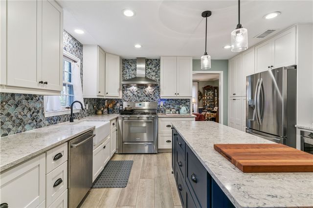 219 Five Pounds Road, St Simons Island, GA 31522