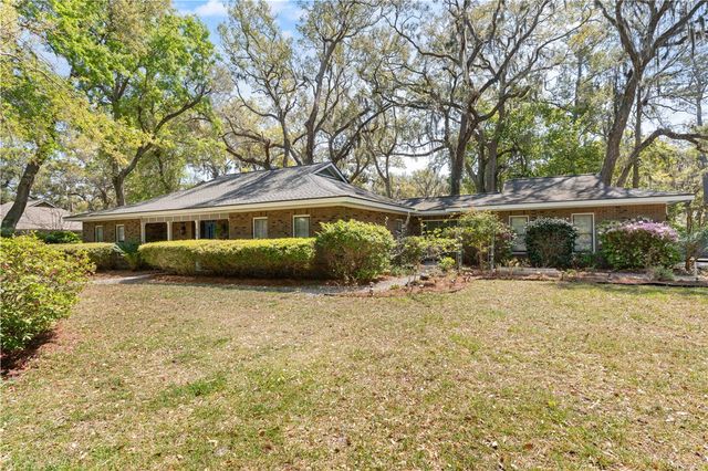 219 Five Pounds Road, St Simons Island, GA 31522