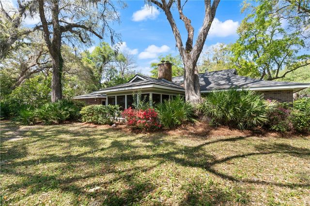 219 Five Pounds Road, St Simons Island, GA 31522