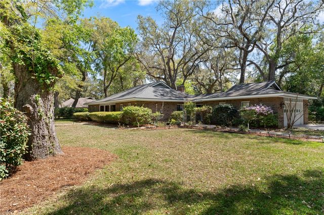 219 Five Pounds Road, St Simons Island, GA 31522