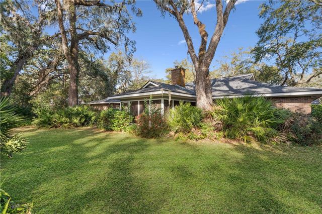 219 Five Pounds Road, St Simons Island, GA 31522