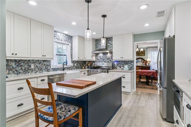 219 Five Pounds Road, St Simons Island, GA 31522