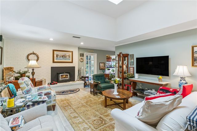 219 Five Pounds Road, St Simons Island, GA 31522