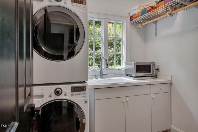 53516 Bickett Drive, Chapel Hill, NC 27517