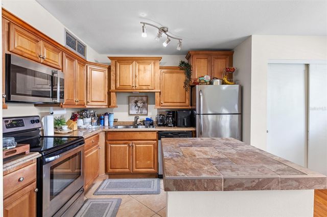 320 BLACK OAK COURT 208, Altamonte Springs, FL 32701