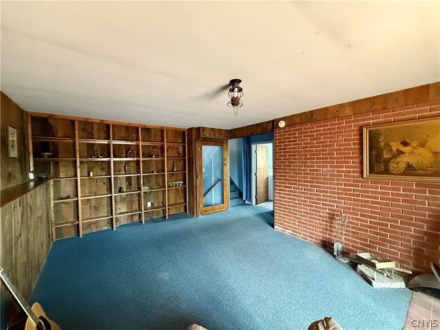 27 Meadowbrook Drive, New Hartford, NY 13413