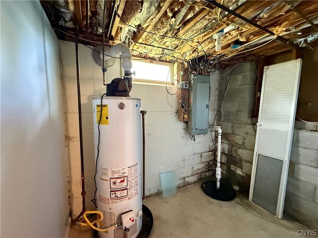 27 Meadowbrook Drive, New Hartford, NY 13413