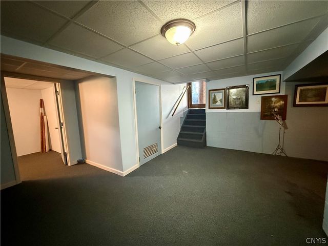 27 Meadowbrook Drive, New Hartford, NY 13413