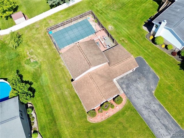 27 Meadowbrook Drive, New Hartford, NY 13413