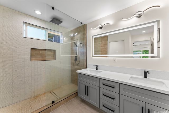 3133 Nihi Street, Honolulu, HI 96819