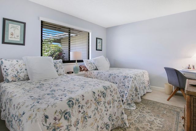 825 Club Drive, Palm Beach Gardens, FL 33418