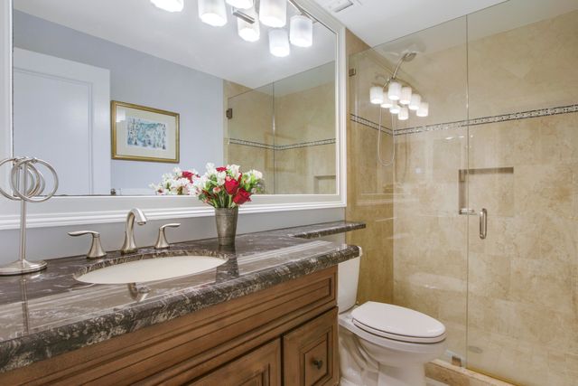 825 Club Drive, Palm Beach Gardens, FL 33418