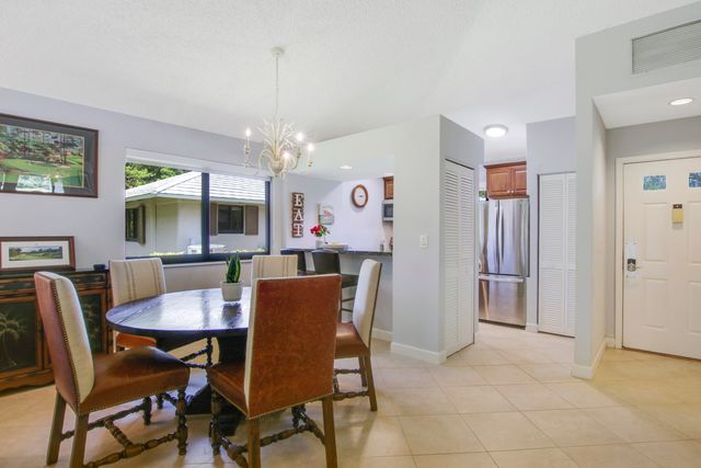 825 Club Drive, Palm Beach Gardens, FL 33418