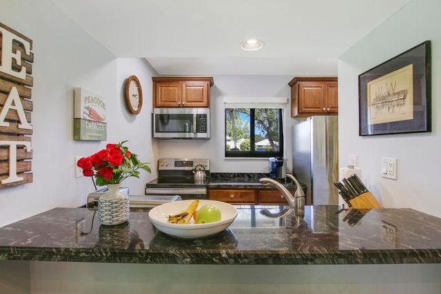 825 Club Drive, Palm Beach Gardens, FL 33418