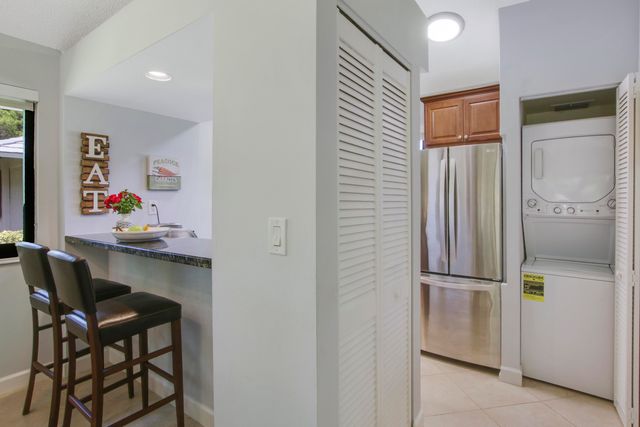 825 Club Drive, Palm Beach Gardens, FL 33418