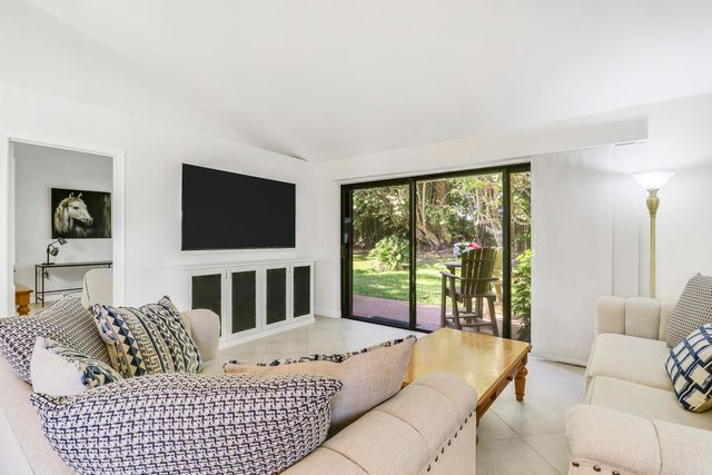 825 Club Drive, Palm Beach Gardens, FL 33418