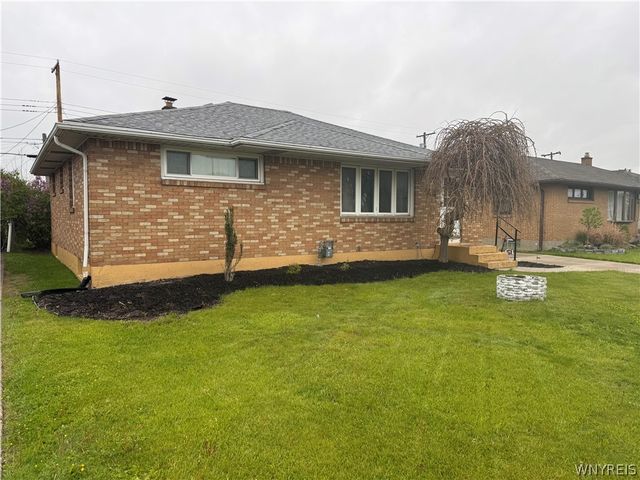 86 Diane Drive, Cheektowaga, NY 14225