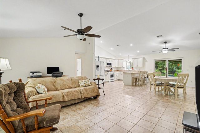 7697 W C 476, Bushnell, FL 33513