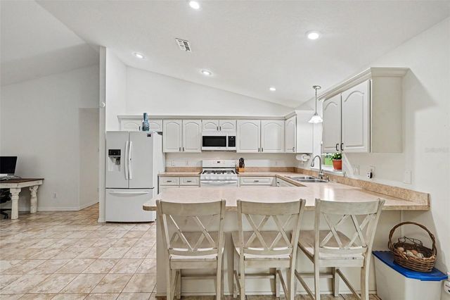 7697 W C 476, Bushnell, FL 33513