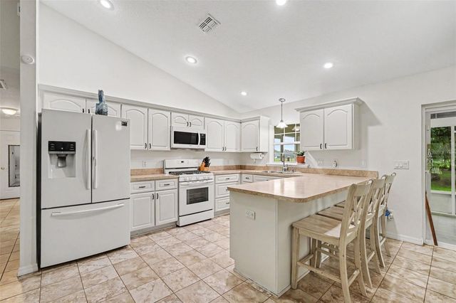 7697 W C 476, Bushnell, FL 33513