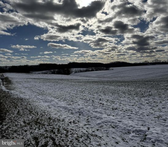 304 VALLEY RD, Bernville, PA 19506