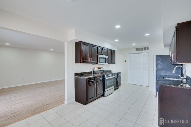 1314 Edison Glen Terrace, Edison, NJ 08837