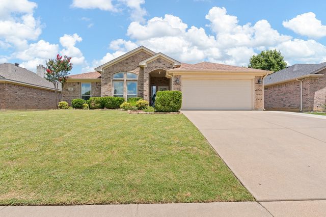 406 Nutmeg, Burleson, TX 76028
