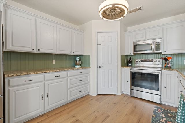 406 Nutmeg, Burleson, TX 76028