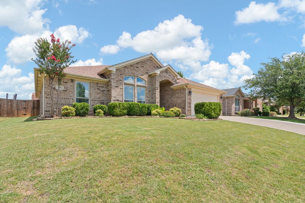406 Nutmeg, Burleson, TX 76028