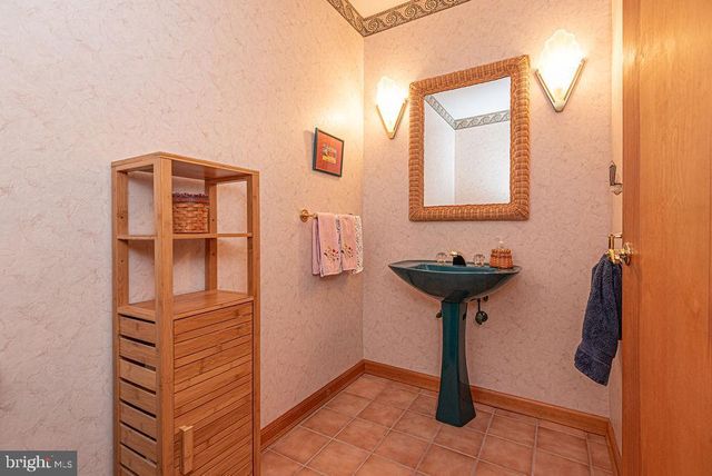 562 OCEAN PARKWAY, Ocean Pines, MD 21811