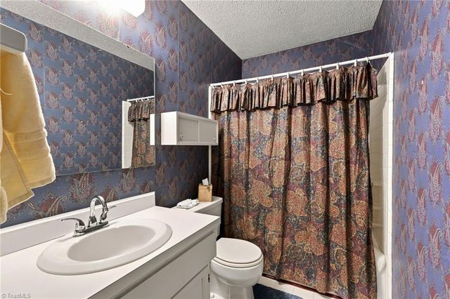 15 Windcrush Court, Greensboro, NC 27455