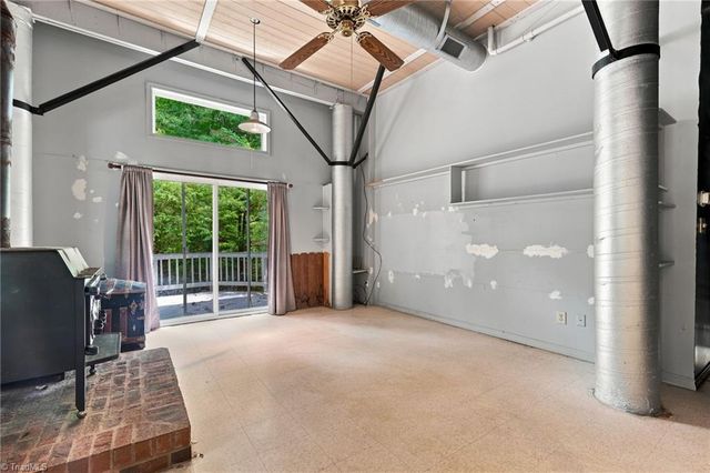 15 Windcrush Court, Greensboro, NC 27455