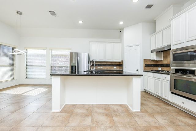 2114 Ascot Ln, Sugar Land, TX 77479