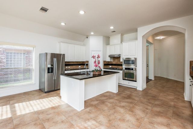 2114 Ascot Ln, Sugar Land, TX 77479