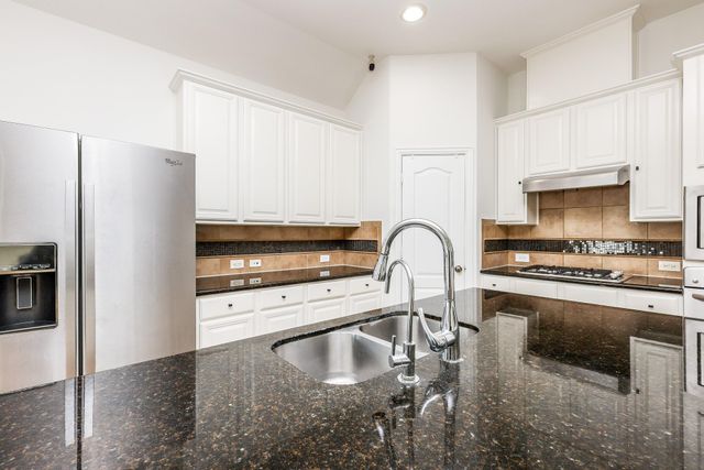2114 Ascot Ln, Sugar Land, TX 77479