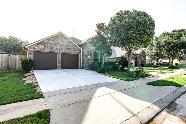 2114 Ascot Ln, Sugar Land, TX 77479