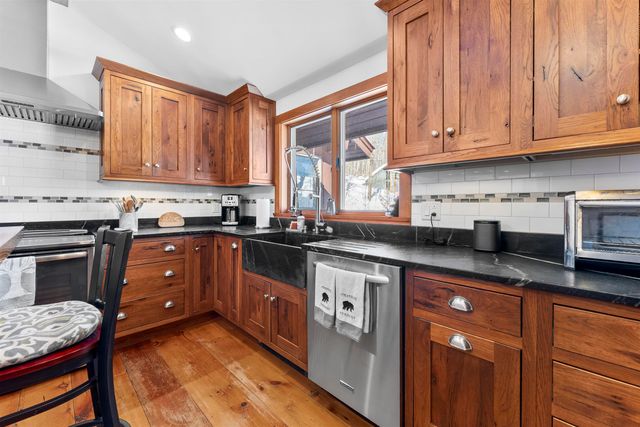 11 Roundtree Road, Winhall, VT 05340