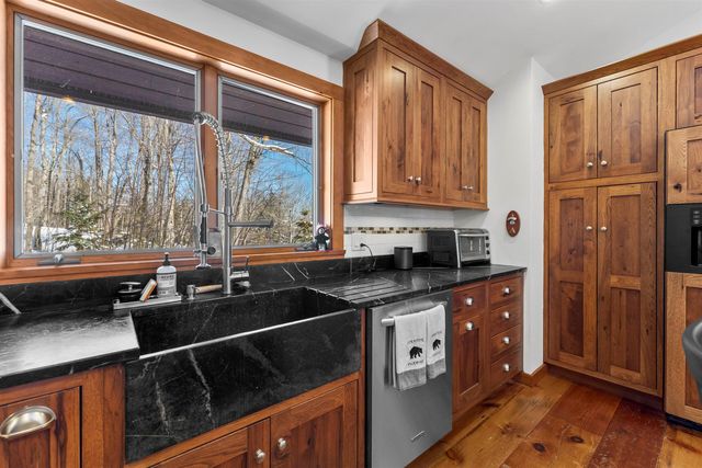 11 Roundtree Road, Winhall, VT 05340