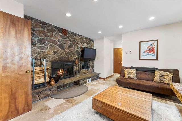 11 Roundtree Road, Winhall, VT 05340