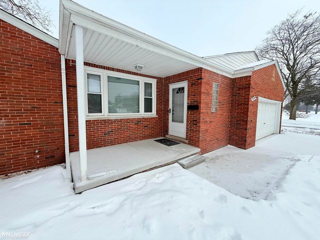 20905 11 Mile Road, Saint Clair Shores, MI 48081