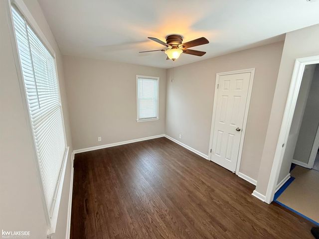 20905 11 Mile Road, Saint Clair Shores, MI 48081