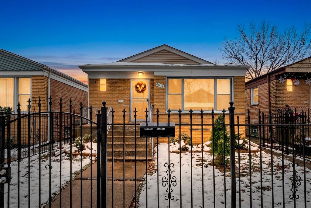 4512 S Laporte Avenue, Chicago, IL 60638