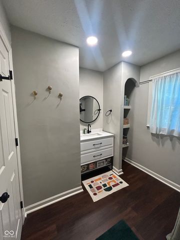 475 N Gibson Avenue, Indianapolis, IN 46219