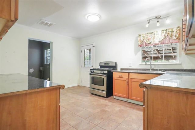 1944 Alhambra Street, Dallas, TX 75217