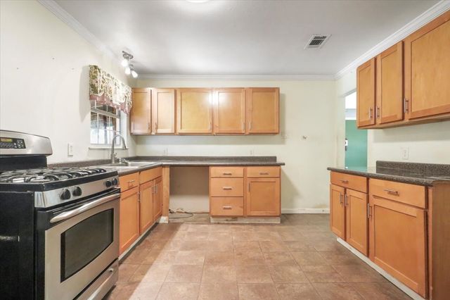 1944 Alhambra Street, Dallas, TX 75217