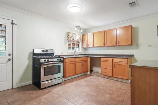 1944 Alhambra Street, Dallas, TX 75217