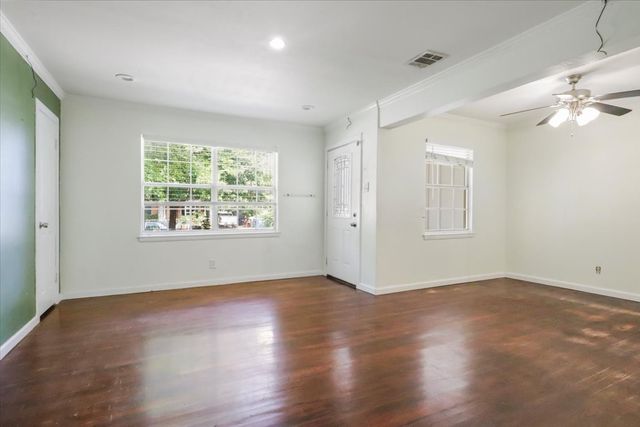 1944 Alhambra Street, Dallas, TX 75217