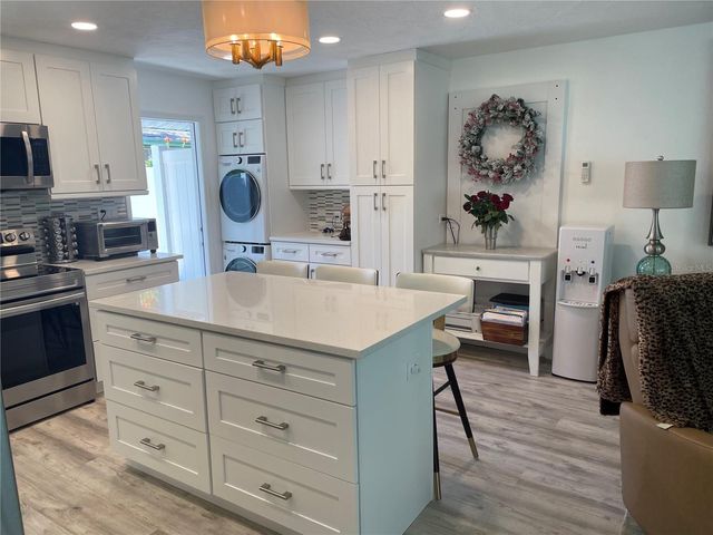 515 1ST AVENUE E, Bradenton, FL 34208