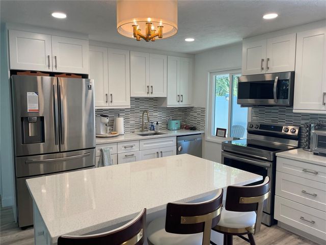 515 1ST AVENUE E, Bradenton, FL 34208